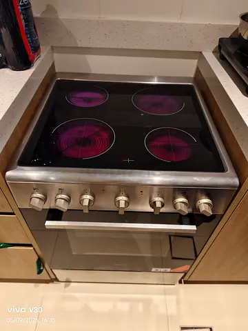 Free delivery Midea 4-burner electric ceramic cooker 60 cm good working condition