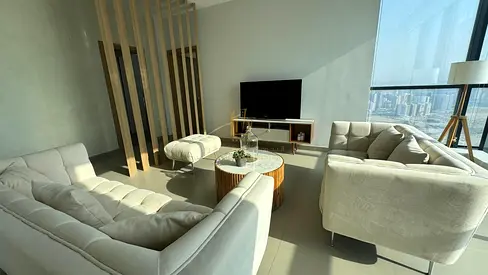 🏡 شقة مفروشة فاخرة للإيجار | غرفتين وصالة | إطلالة كاملة على ممزر دبي | برج La Plage