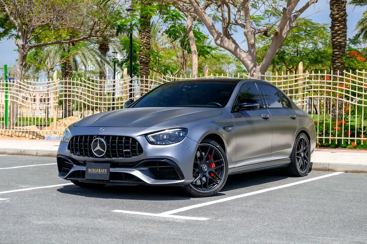 Mercedes-Benz E-Class 2021 — photo 1 of 20
