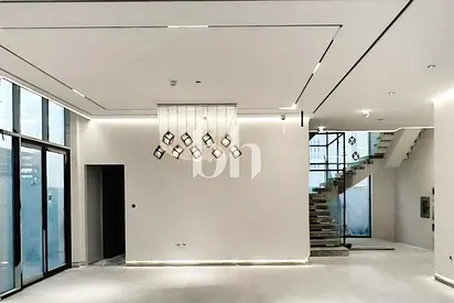 Private pool | High end finishes | Smart Home