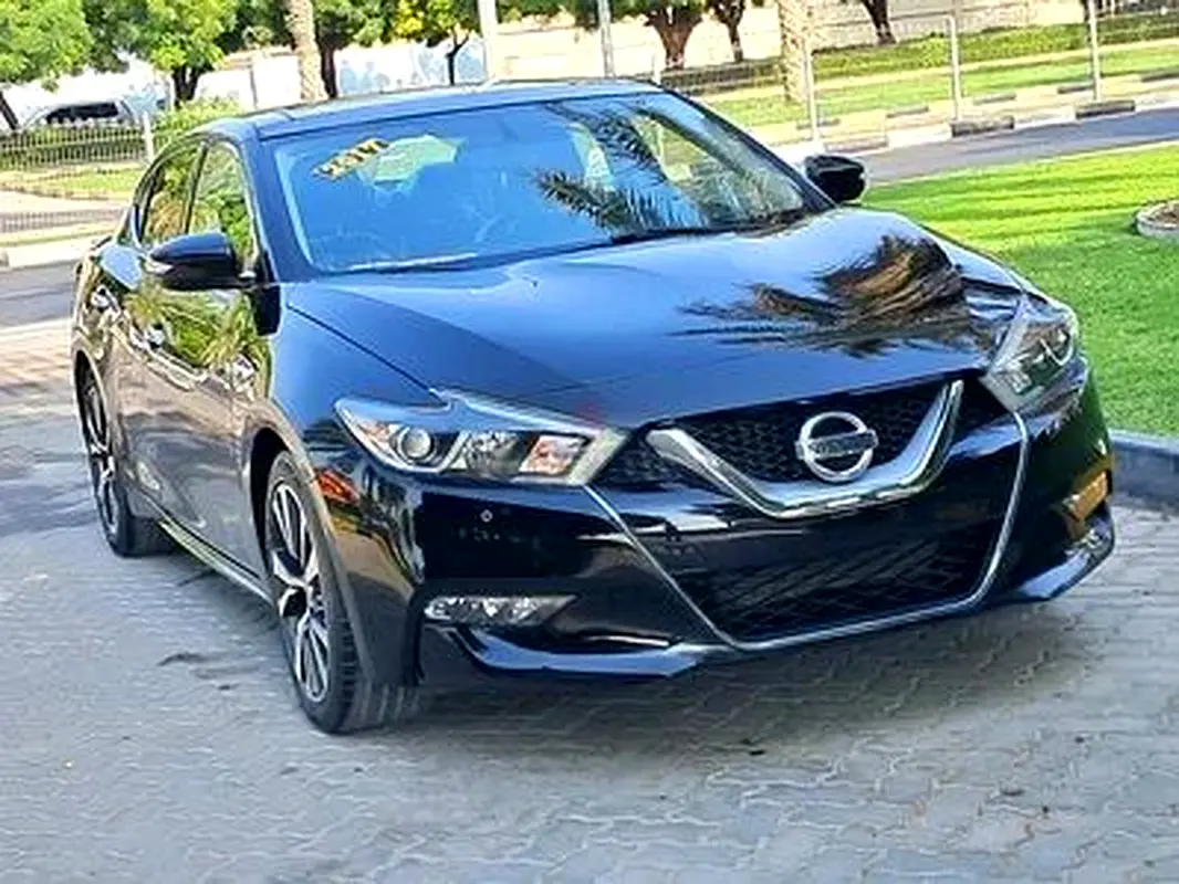 Nissan Maxima 2018 — photo 1 of 5