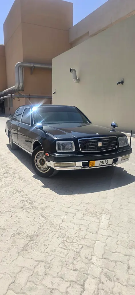 Toyota Century 1993 — photo 1 of 16