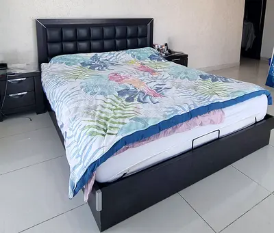 King size Bed Set with Mirror Dresser