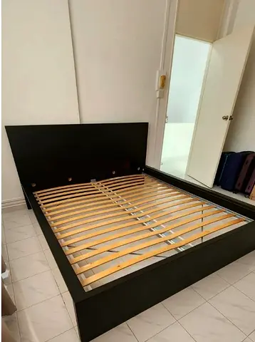 King size bed for sale urgent
