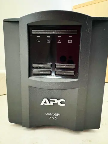 APC Smart UPS SMT750IC