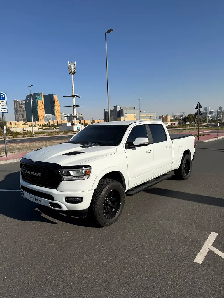Dodge Ram 2021 — photo 1 of 18