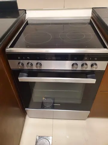 Siemens 4 burner electric Cocker size 60cm