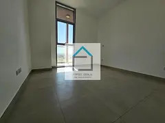 Ready to move in High Floor 2BR Apt with Store