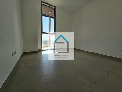 Ready to move in High Floor 2BR Apt with Store