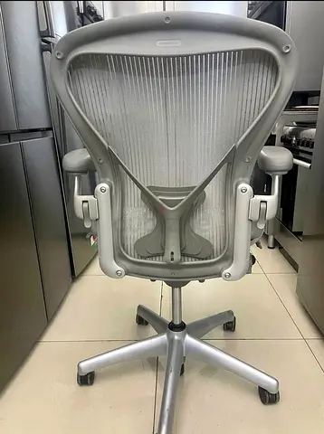 Herman Miller Aeron Chair Gray Color Good Condition