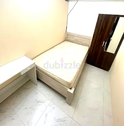 INDIAN EXECUTIVE COUPLE PARTITON ROOM WITH BALCONY AVAILABLE IN SALAH AL DIN METRO-1900/- INCLUDING