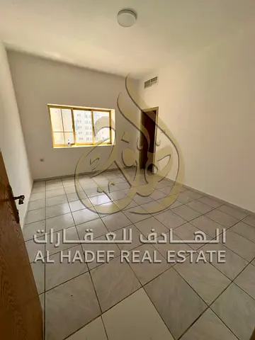 استمتع بحياة الهدوء والجمال بجوار أجمل منتزهات الشارقة! قلب منطقة المجاز 3 غرفتين وصالة بمساحات رائعة