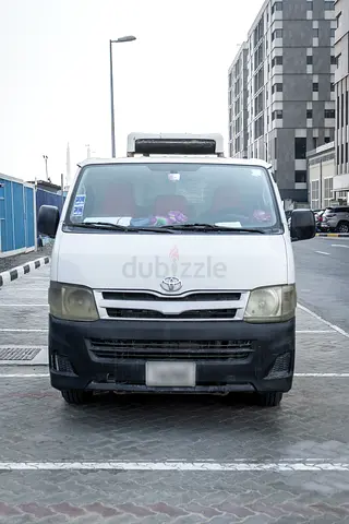 TOYOTA HIACE VAN CHILLER 2013