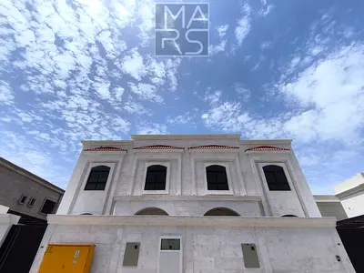 Luxurious 5 Bedroom | Brand new Villa | Prime Location