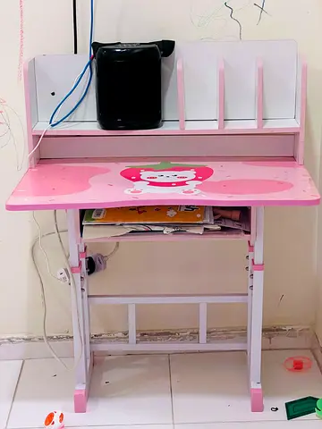 Kids study table pink