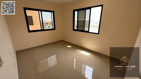 غرفه وصاله مع بلكونه في المويهات ٣ علي طريق محمد بن زايد مساحات كبيره وموقع ممتاز قريب من جمبع الخدمات سهوله الدخول والخروج للشارقه ودبي