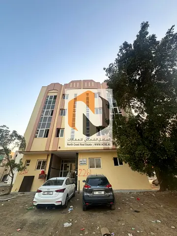 🔹 للبيع – بناية تجارية/سكنية في منطقة مويلح – الشارقة 🔹  📍 الموقع: أمارة الشارقة – منطقة مويلح التجارية، موقع مميز بالقرب من الخدمات والمرافق الحيو