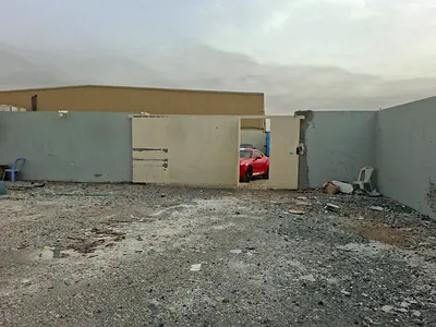 13000 الف قدم ارض مسورة لليجار الصناعية الصججعة