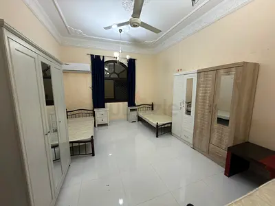 Executive Bedspace Available in Jumairha in a villa