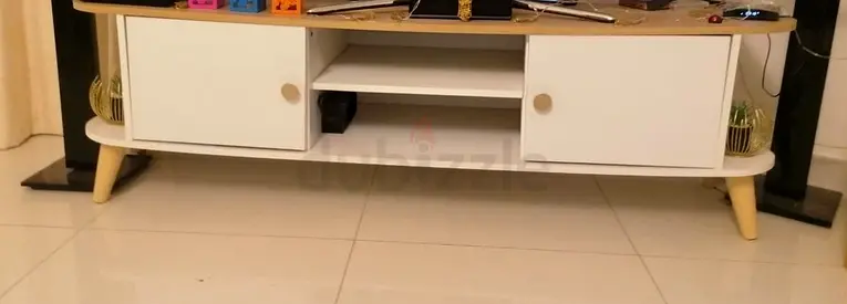 White TV unit / entertainment cabinet