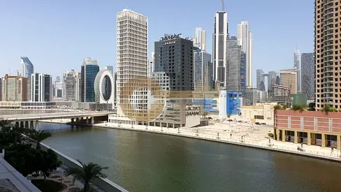 CANAL VIEW | SPACIOUS UNIT | EXCELLENT LOCATION