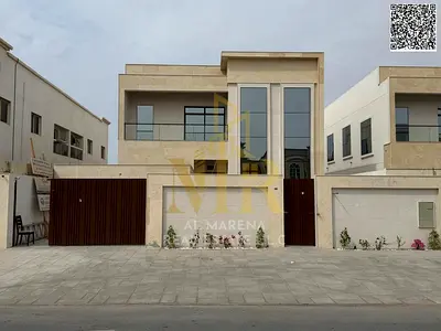 A villa with personal finishes, including electricity, water and air conditioning, located on a main street, close to all services, freehold ownership