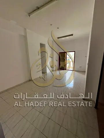 شقة غرفتين وصالة في المجاز 2 شارع جمال عبد الناصر موقع استراتيجي وبلكونة