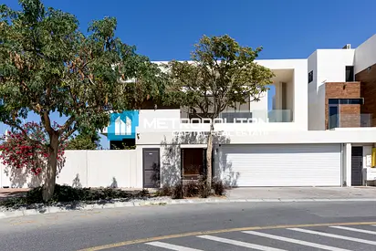 Vacant |Single Row |Corner 5BR |Landscaped Garden