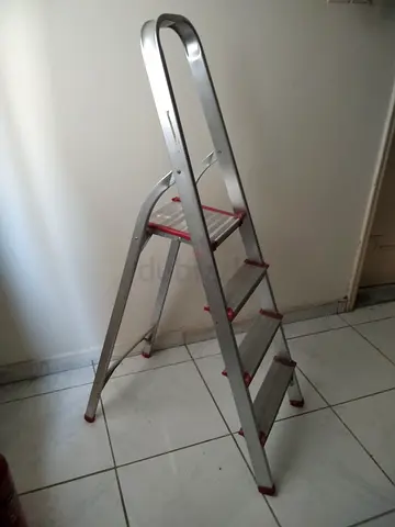Aluminium 4-step folding ladder - good condition