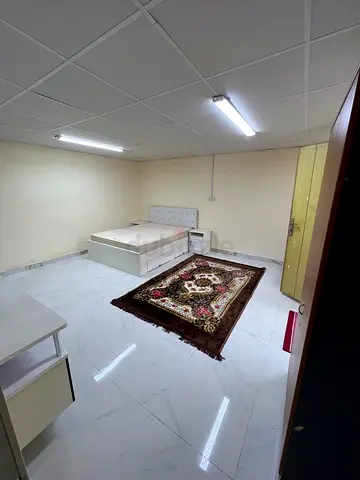 Studios room available