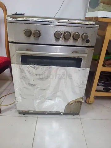Used 4 burner Gas cooker with oven