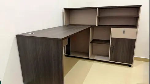 Study desk/ office desk L-shaped with hutch, shelves and lockable cabinet.
Used for 5 months, clean