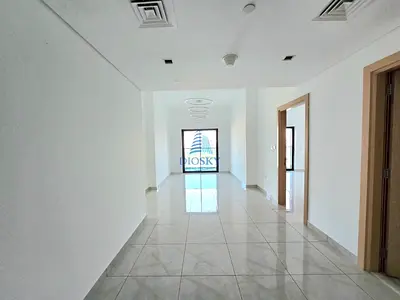 Well Maintained | Spacious Unit | Prime Location