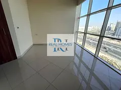 Spacious Layout | High Floor | Pet Friendly Vacant