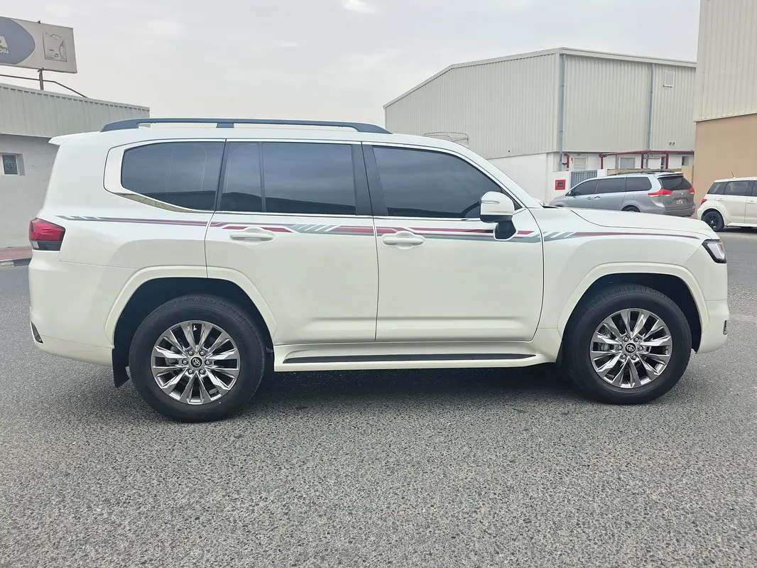 Toyota Land Cruiser 2025 — photo 1 of 20