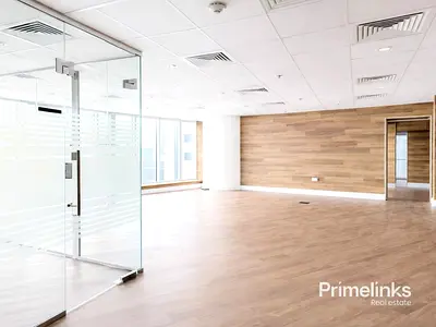 Large Combine Office of 2,137 sqft