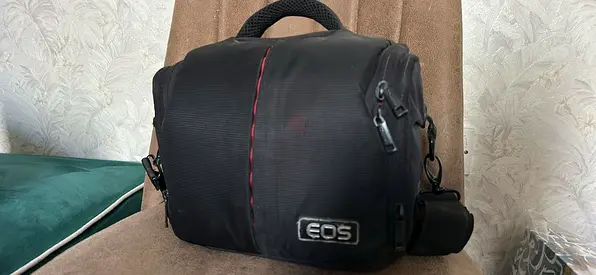 Canon EOS 7D compact camera bag — used, good condition