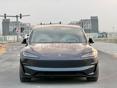 TESLA MODEL 3 PERFORMANCE GCC 2025  Service history (under Original paint Full