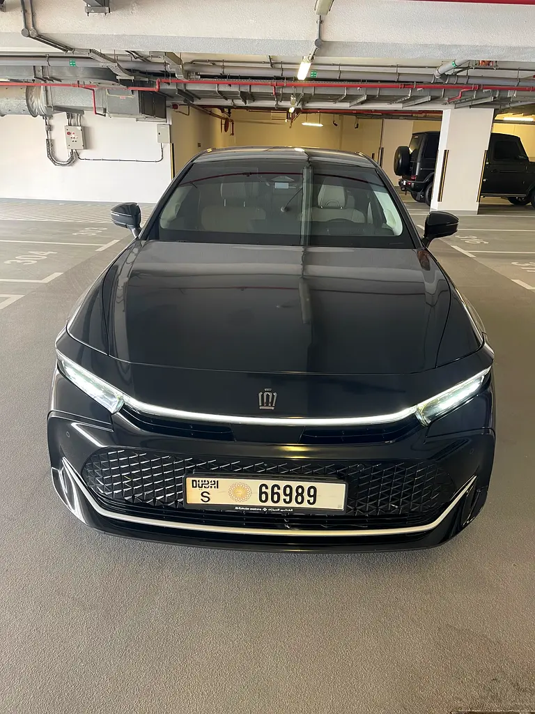 Toyota Crown 2023 — photo 1 of 14