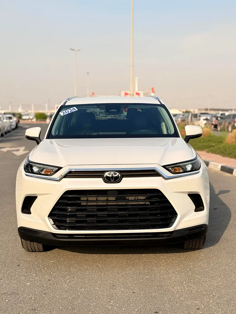 Toyota Grand Highlander 2024 — photo 1 of 18