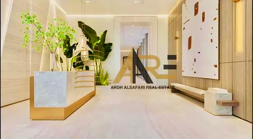 عرض كبير جديد تمامًا مكون من غرفتي نوم وحمامين بدون عمولة بدون رسوم إضافية بدون وديعة دفع 12 شيكًا مع مسبح ومواقف سيارات مغطاة