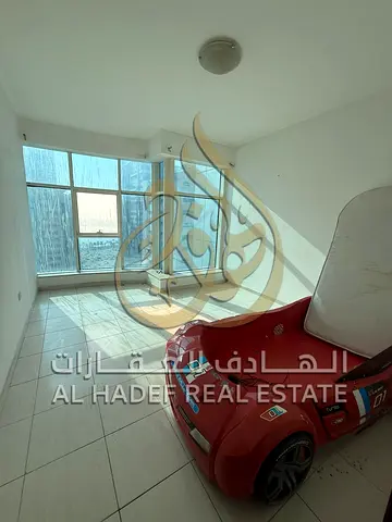 Comfortable 2 Bedrooms + Hall for Rent in Al Khan – Sharjah! Family-Only Building – Free Parking – Flexible Payments
