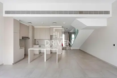 Corner Unit | Close to Park | Ready to Move in