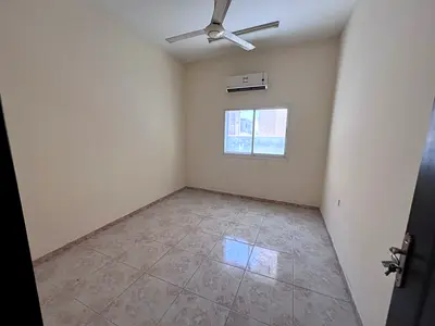 شيرنج موظفين _ استديو للايجار السنوي _ موقع حيوي بالروضه _ سهل المخرج الي دبي والشارقه