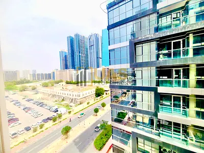 Lavish Apartment with Parking - Big Balcony - Front view