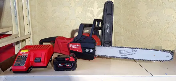 MILWAUKEE 2727-20 M18 CORDLESS CHAINSAW