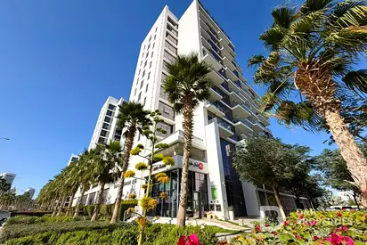 Flexible Short Term Stay | Golf Course View