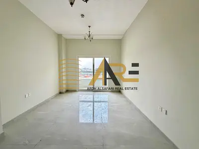 شقة جميلة بغرفة نوم واحدة وحمامين في منطقة البلكونة، جديدة تمامًا، بسعر 40 ألف فقط.