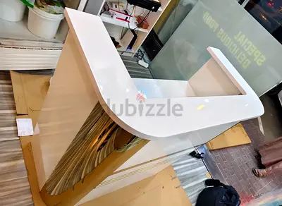 White glossy reception counter with gold front 0506768890