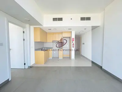 شقة جديدة تمامًا بغرفة نوم واحدة وحمام واحد، تتميز بأجواء فاخرة. تتوفر فيها العديد من وسائل الراحة. متاحة للإيجار.